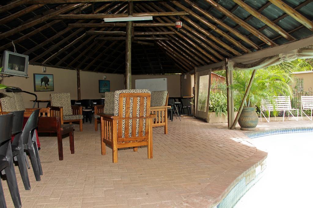 Rustenburg Guesthouse Bagian luar foto